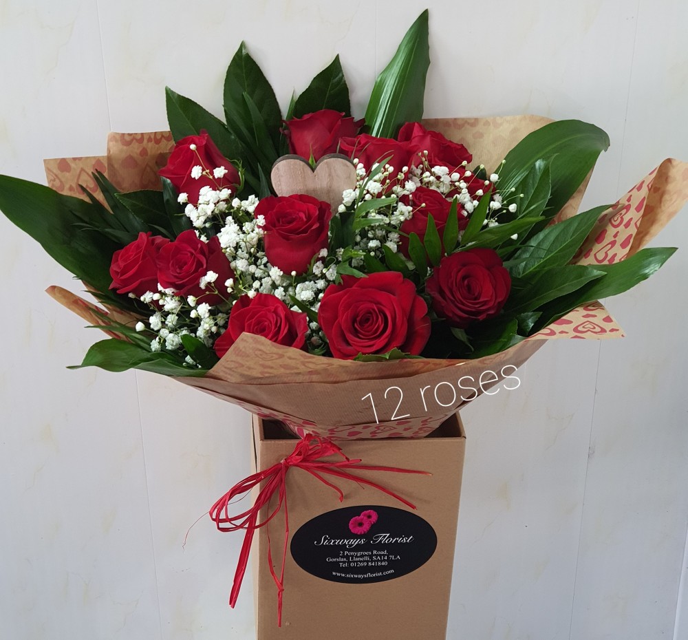 12 red roses Valentine