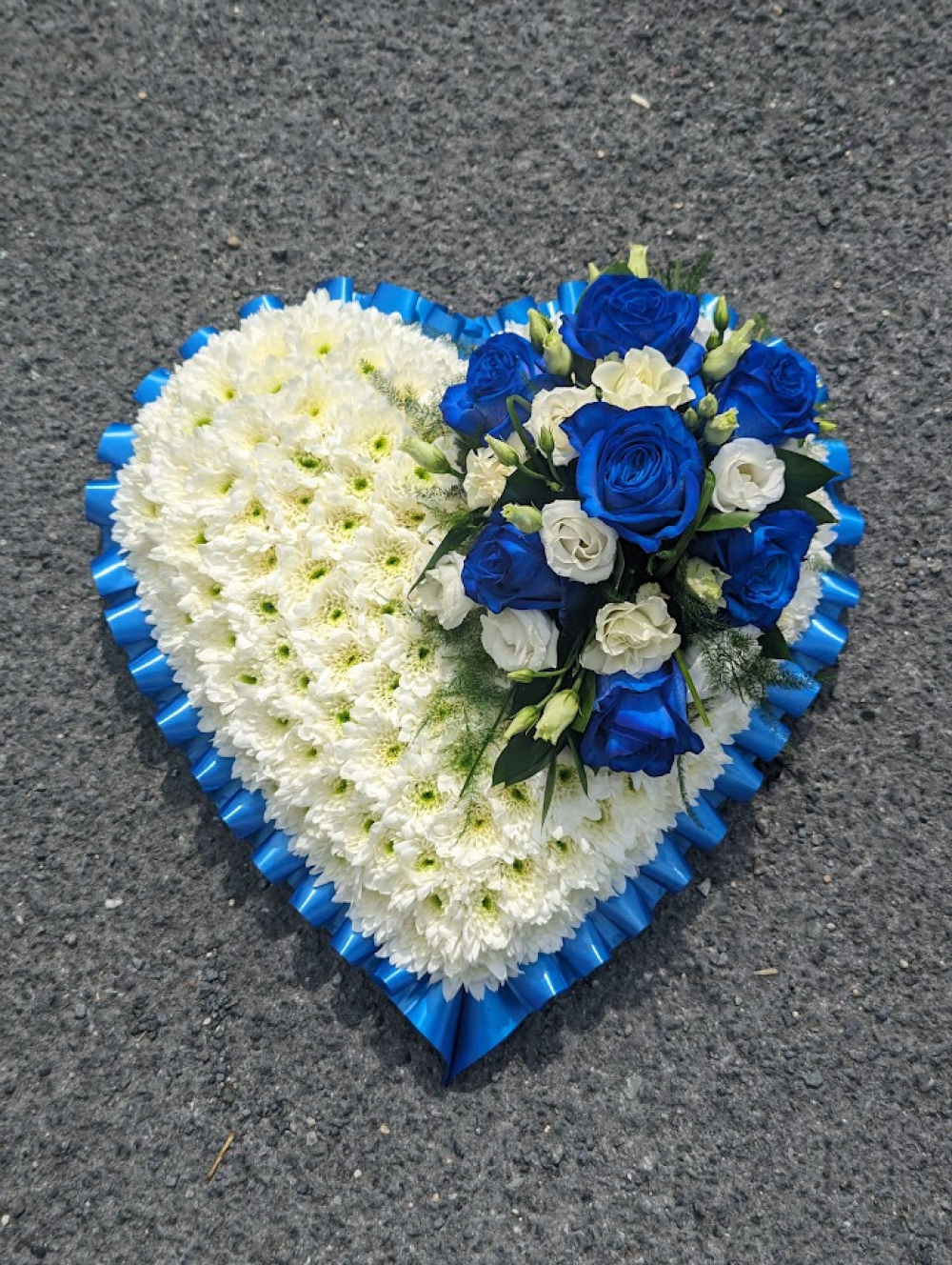 heart with blue roses