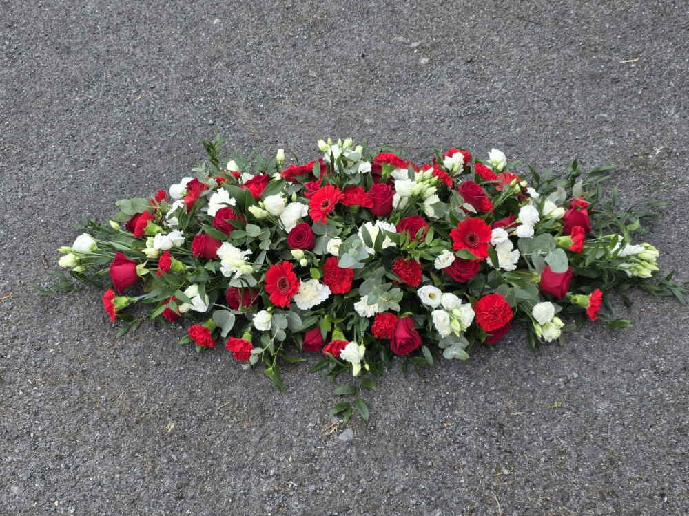 red and white mixed spray no lilies