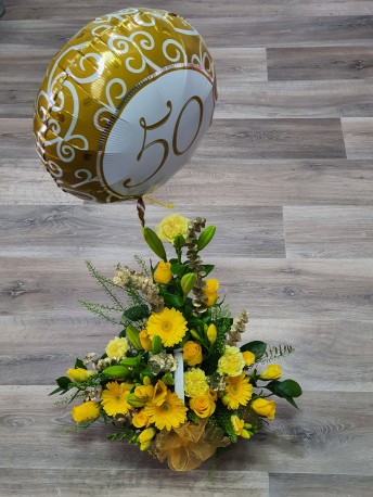 Basket arrangement with balloon for special Anniversaries